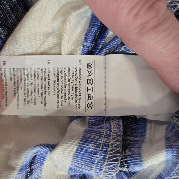 Cupshe Navy and Cream Patterned Maxi Dress - Picture 9 of 16